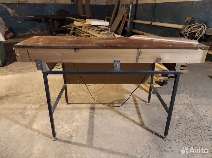 Ручной фрезер со столом для столярных работ