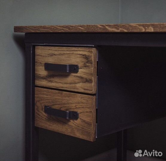 Стол письменный с ящиками