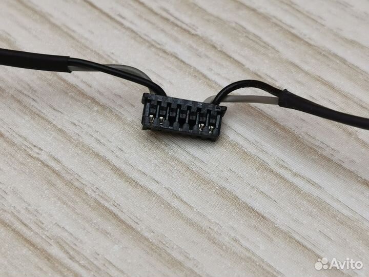 iMac 17-дюймовые динамики