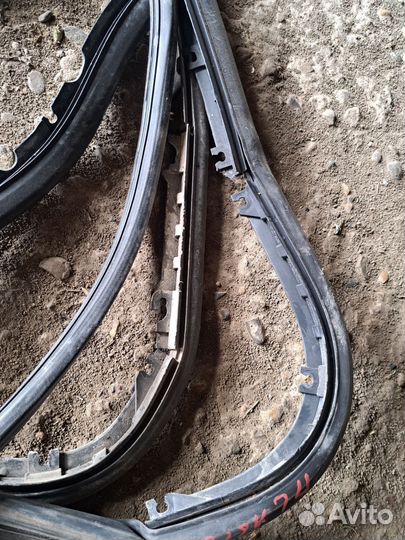 Уплотнитель двери Audi A6 C6