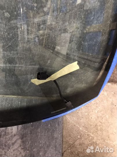 Лобовое стекло на фольцваген тигуан