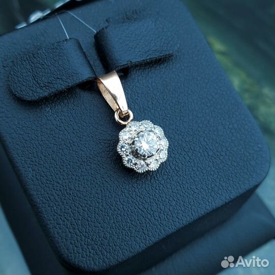 Подвеска из комбинированного золота с бриллиантами