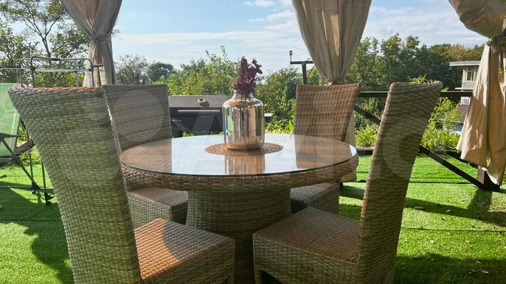 Дом 175 м² на участке 7,2 сот.