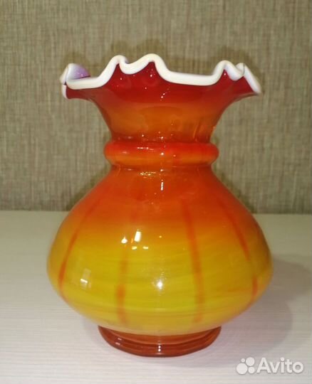 Роскошная ваза Красный МайСССР Красавица