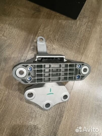 Кронштейн опора двигателя