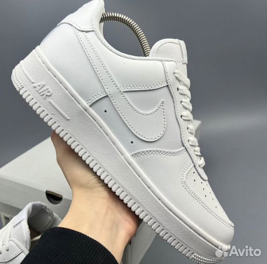 Белые Nike Air Force 1