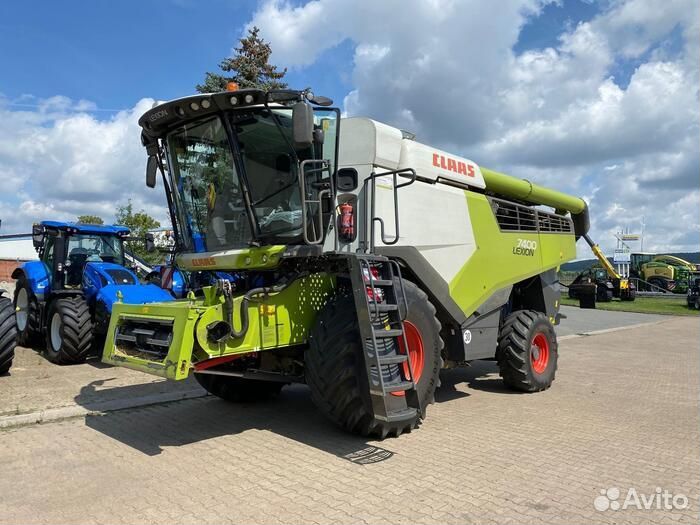 Комбайн Claas Lexion, 2022