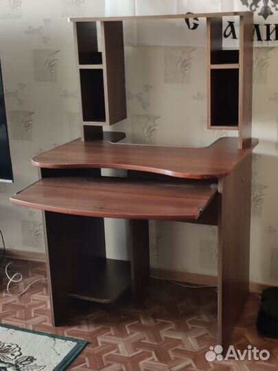 Компьютерный стол