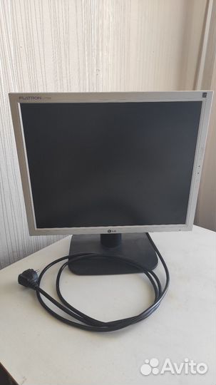 Монитор LG flatron L1718s