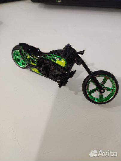 Модель мотоцикла Hot wheels