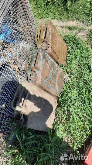 Канистра для бензина 20л