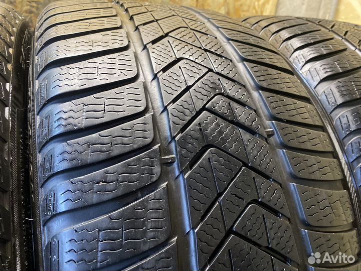 Pirelli Winter Sottozero 3 245/40 R19 и 275/35 R19 100V