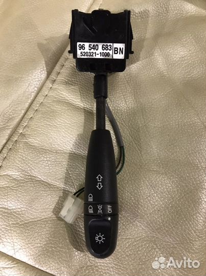 Переключатель поворотов Chevrolet Aveo T250