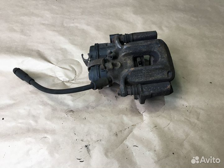 Суппорт задний левый BMW X3 F25 10-14