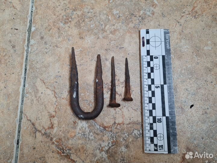 2 старинных кованных гвоздя. Завезу бесплатно