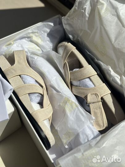 Сандали toteme