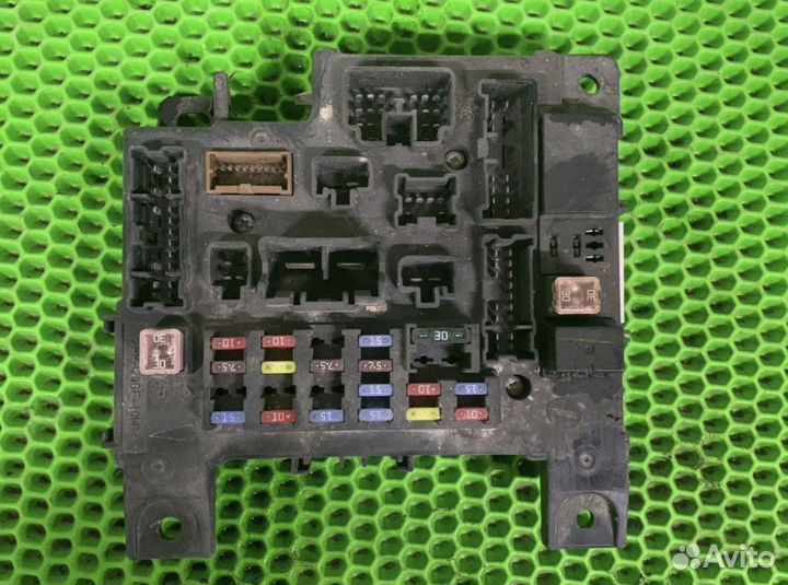 Блок предохранителей салонный Mitsubishi Lancer X