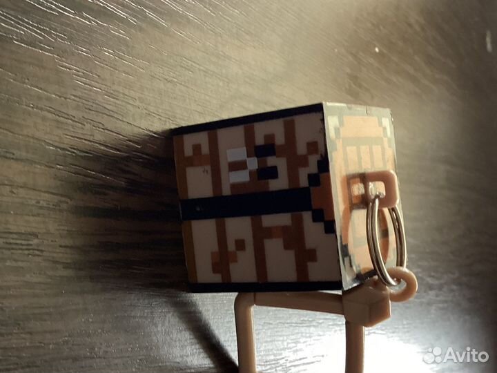 Брелок майнкрафт верстак на сумку,рюкзак,ключи