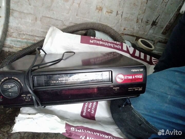 Видеомагнитофон sharp