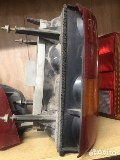 Фонарь задний левый Форд Скорпион универсал. 1996