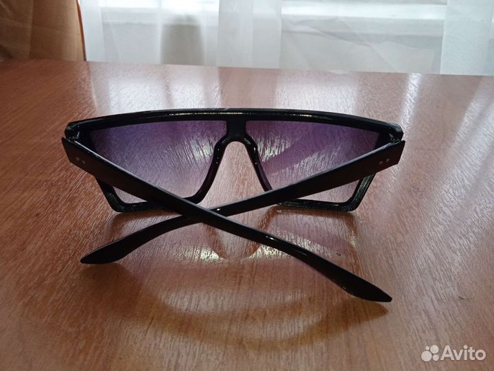 Солнцезащитные очки