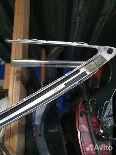 Молдинг крыши левый Ауди А8Д4