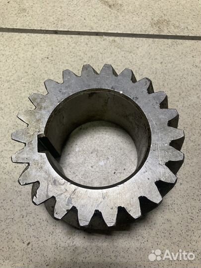 Шестерня 2-й передачи вала промежуточного 22 зуба