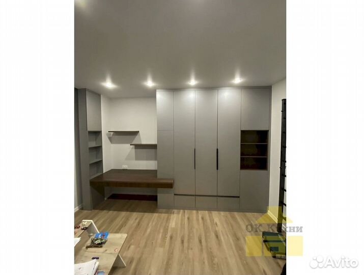 Шкаф с зеркалом