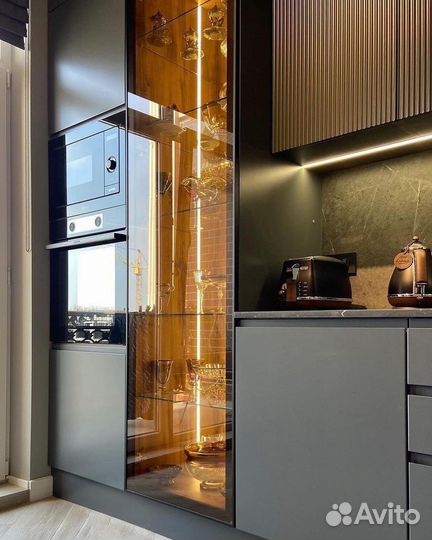 Кухня с пеналом под заказ