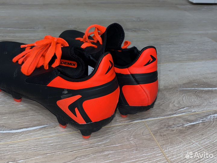 Футбольные бутсы demix 40 eur; 25 см