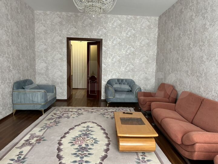 2-к. квартира, 65 м², 10/11 эт.