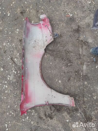 Крыло переднее левое Audi 80 B3