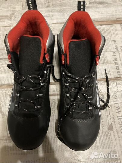 Лыжные ботинки