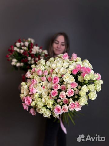 Кустовые розы оптом Букеты кустовых роз