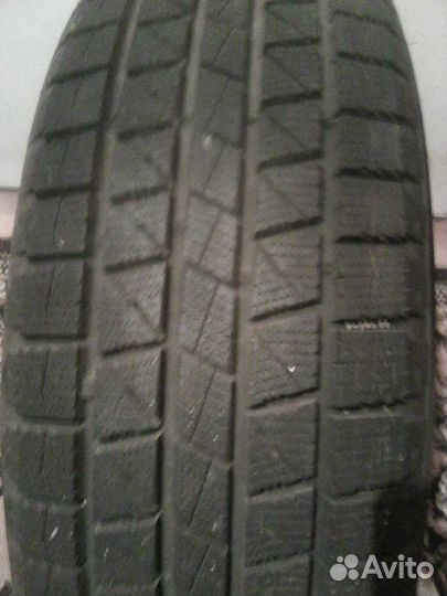 Royal Black Royal Ice 215/60 R17 96S