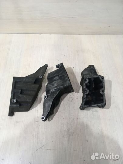 Кронштейн гидроусилителя Мерседес W202 Е210