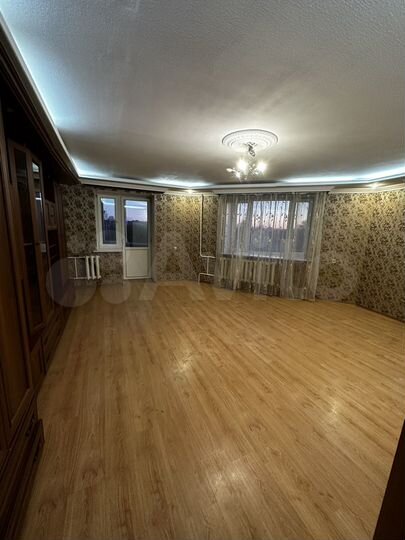 2-к. квартира, 72 м², 5/5 эт.