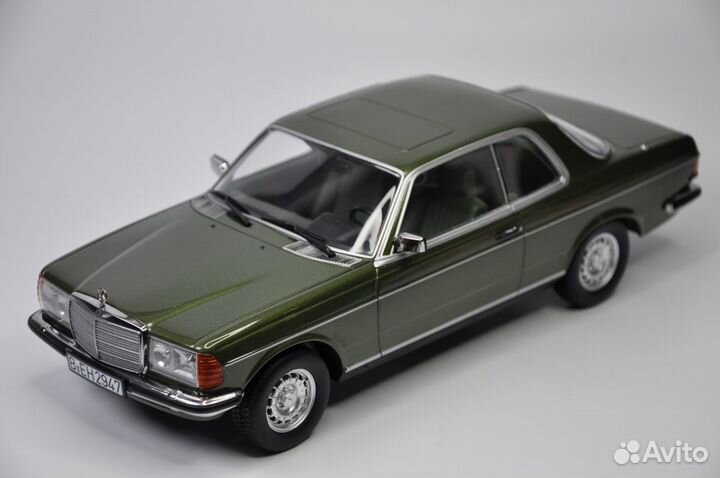 Mercedes-Benz 280CE W123 (C123) Coupe (1980) 1:18