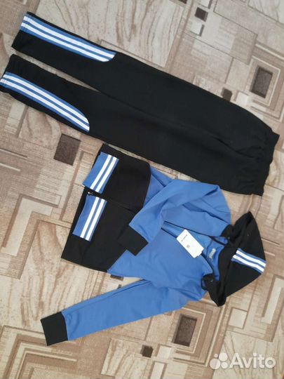 Спортивный костюм женский новый