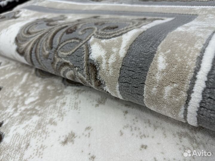 Ковер фигурный новый 1.56х2.3