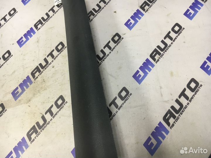 Накладка средней стойки левая Шкода Октавия тур