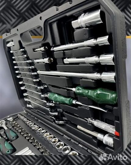 Набор инструментов для авто новый, 121 предмет