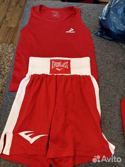 Форма для бокса красная