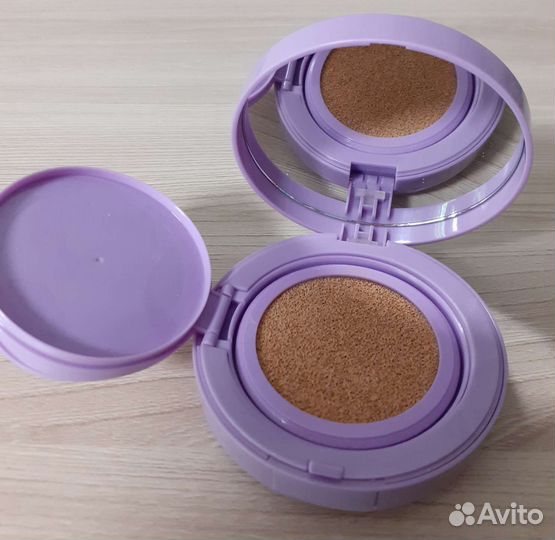 Увлажняющий тональный кушон для лица