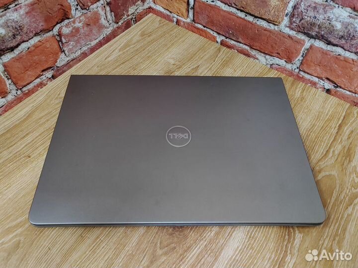 Dell с процессором i5 и Windows 10 для работы