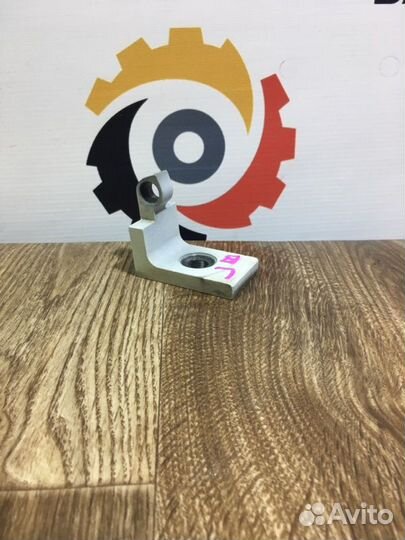 Петля двери левая Bmw X5 E70 3.0 N52 2007