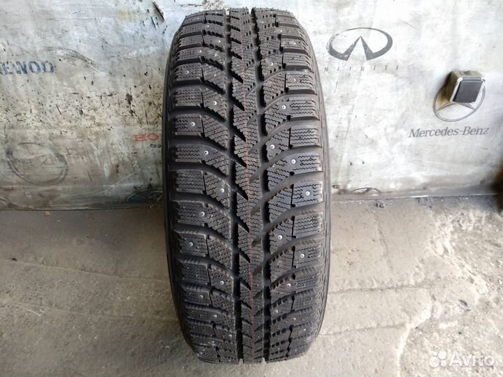 Bridgestone Ice Cruiser 5000 215/60 R16 95T