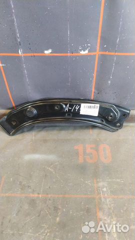 Кронштейн панели радиатора верхний - Audi Q3