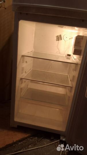 Отличный маленький Холодильник