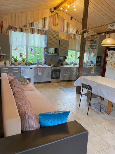 Дом 280 м² на участке 6 сот.